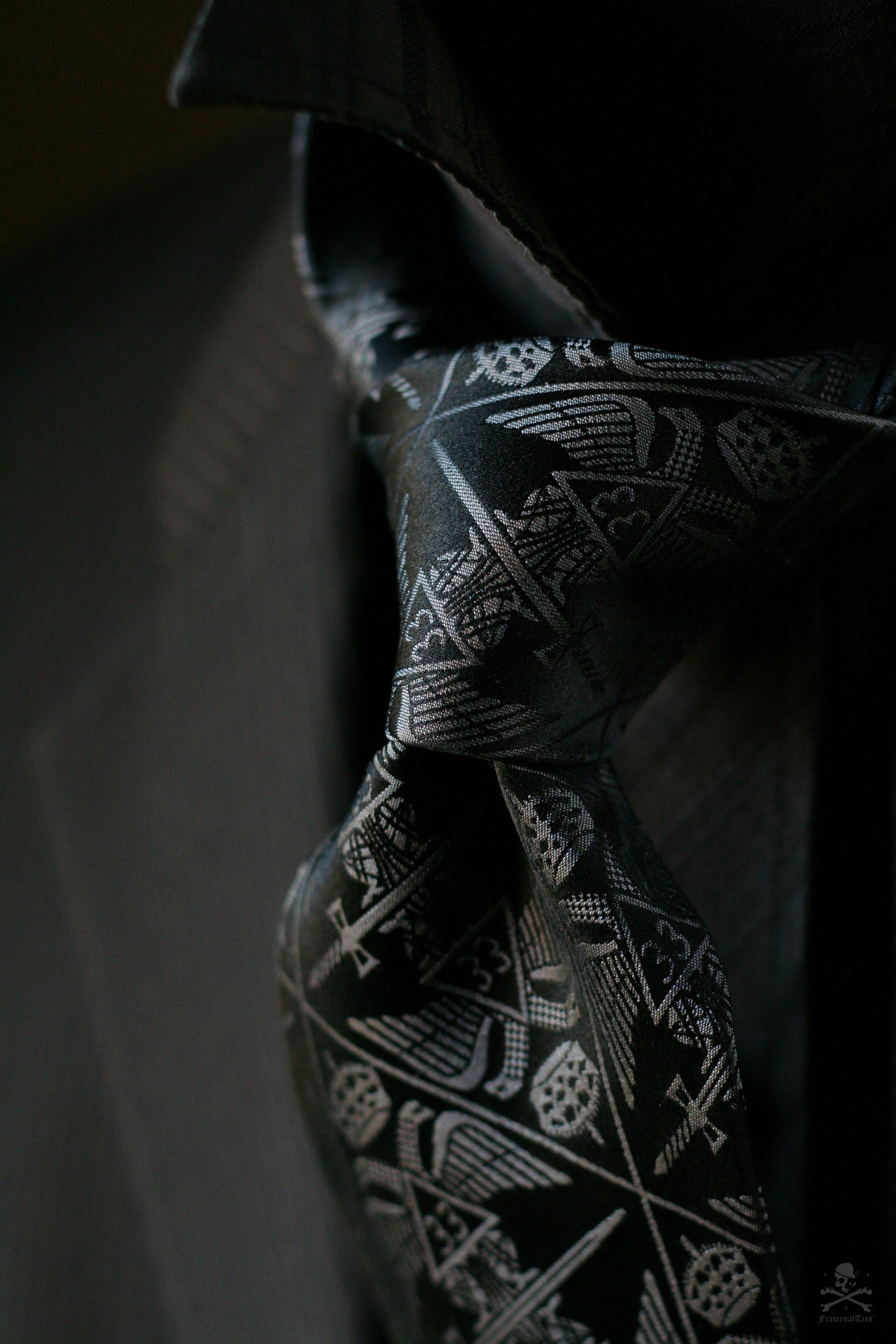 Ordo Ab Chao | 33° Scottish Rite Tie | Grey on Black Edition - FraternalTies